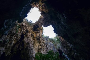 Mağara çatısının oluşumu