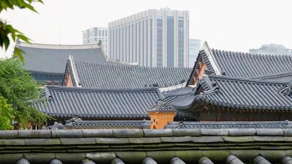 Telhado Palácio Gyeongbokgung Palácio Das Bênçãos Brilhantes Lugar Famoso Interesse — Fotografia de Stock