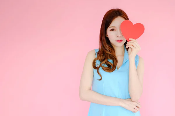 Retrato Bonito Ásia Mulher Rosa Fundo Valentine Dia Amor Conceito — Fotografia de Stock