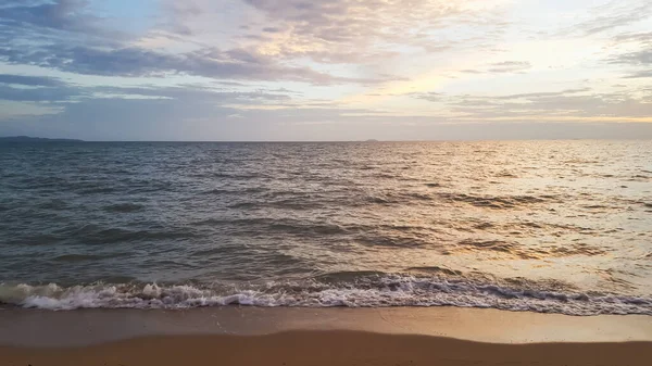 Pantai Tropis Saat Matahari Terbit Atau Waktu Matahari Terbenam — Stok Foto