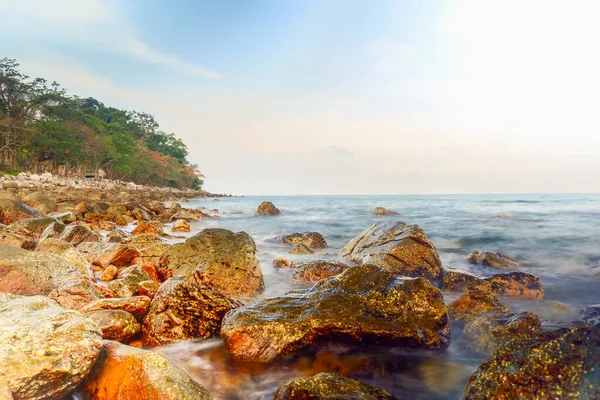 Long Exposure Tropical Rocky Beach Laem Hua Mong Kho Kwang — Stok Foto