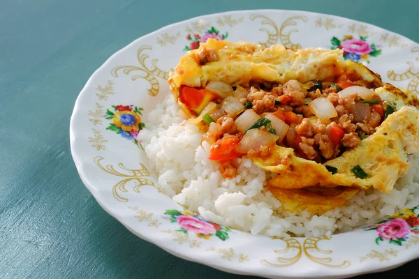 Doldurulmuş Omletli Pilav Tayland Yemeği — Stok fotoğraf