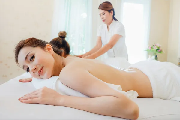 Young Asian Woman Relaxing Spa Massage Lie Your Stomach Bed — Stock Photo, Image