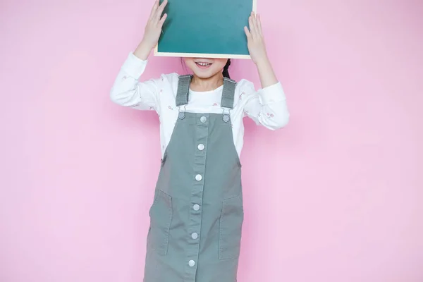 Portret Mooi Schattig Aziatisch Kind Meisje Roze Achtergrond Met Tekentafel — Stockfoto