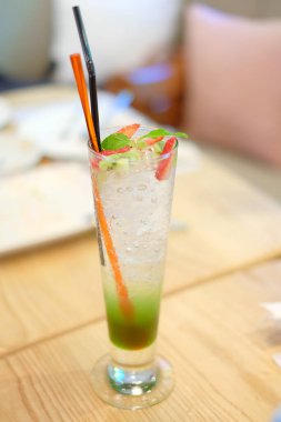 Masada ferahlatıcı yaz kokteyli