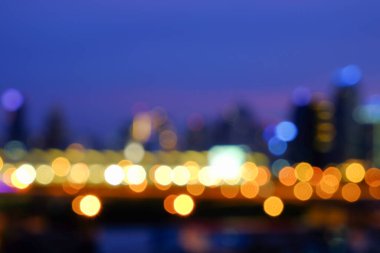 şehir arka planında görüntünün rengarenk ışıkları bokeh