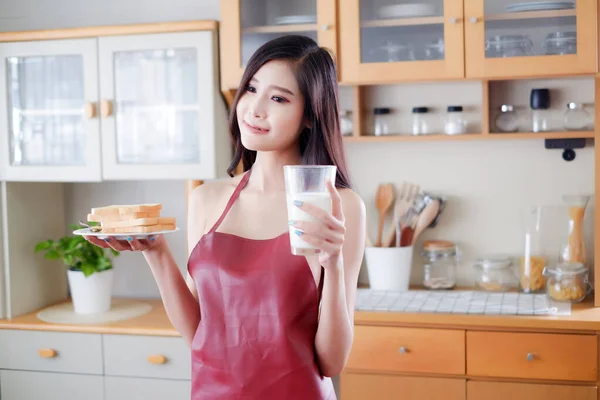 Retrato Sexy Asiático Mulher Usar Lingerie Roupa Interior Com Pão — Fotografia de Stock