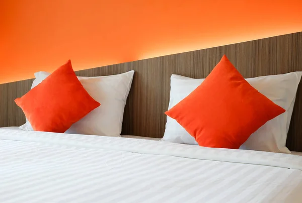 Dekoration Schlafzimmer Mit Kissen Auf Dem Bett — Stockfoto