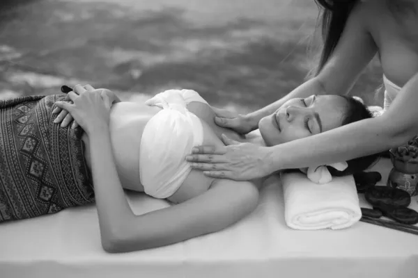 Two Asian Sexy Women Doing Spa Massage Together Outdoor — Stock Photo, Image