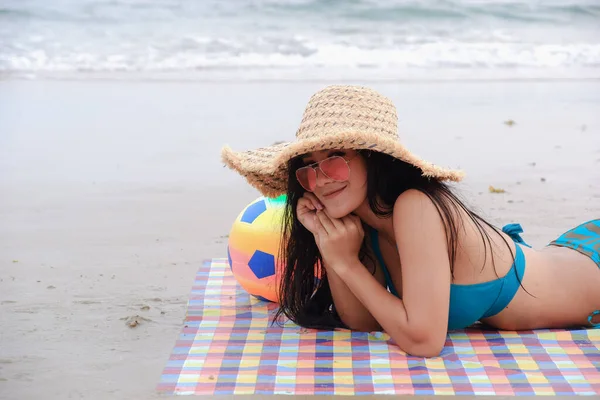 Сексуальная Азиатка Бикини Пляже — стоковое фото