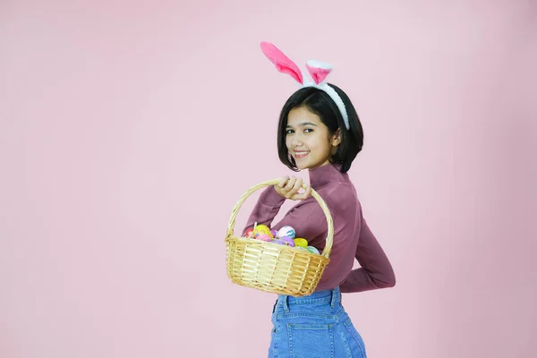 Porträtt Vacker Ung Asiatisk Flicka Med Målade Ägg Glad Påsk — Stockfoto