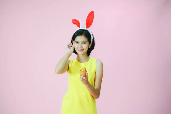 Retrato Bonito Jovem Ásia Menina Com Pintado Ovos Feliz Páscoa — Fotografia de Stock