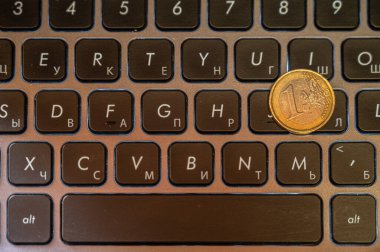 Dizüstü bilgisayarda para