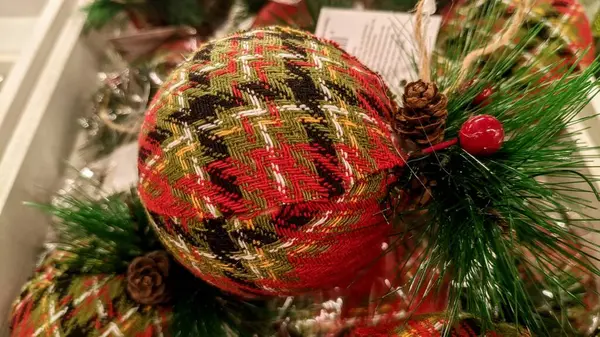 Bolas Natal Árvore — Fotografia de Stock