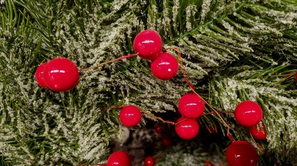 ツリー上のクリスマスの装飾 — ストック写真