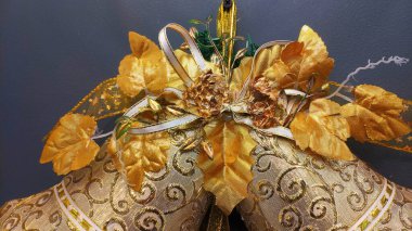 Duvarda Noel çanları