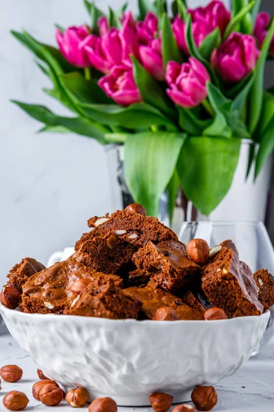 Cevizli çikolatalı brownie 'ler adım adım