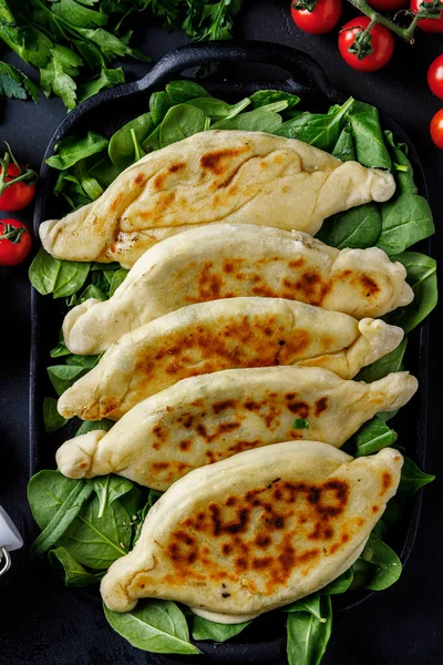 Gürcü turtaları el ele tutuşur