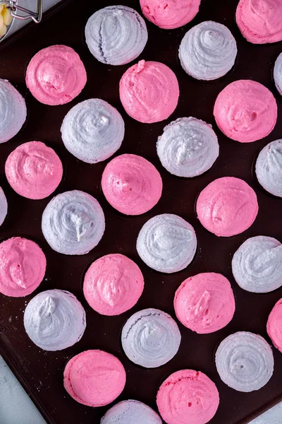 Kaplarda pembe ve mor badem kurabiyeleri / kremalar adım adım tarifler