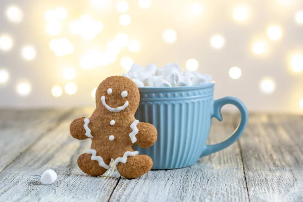 Blue Cup Winter Hot Drink Marshmallows Gingerbread Man White Wooden — Stock Photo, Image