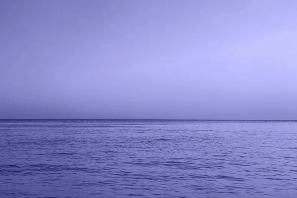 Calma Azul Mar Olas Superficie Suave Océano Cielo Azul Muy — Foto de Stock