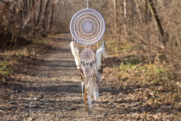 Łapacz Snów Piór Nici Koraliki Liny Wiszące Dreamcatcher Ręcznie Robione — Zdjęcie stockowe