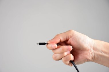 mikro usb kablo izole beyaz arka plan