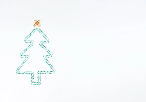 Χριστουγεννιάτικο Δέντρο Φτιαγμένο Από Συνδετήρες Ελάχιστη Έννοια — Φωτογραφία Αρχείου