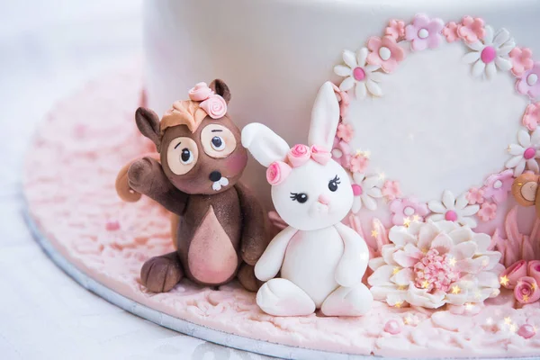 Peri masalı sevimli hayvan pastası üstleri.