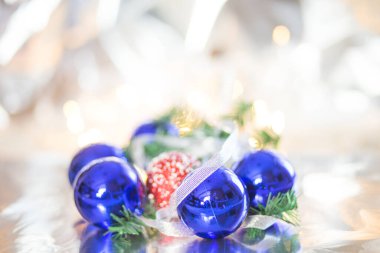 Noel ağacı süslemeleri Kış arkaplanı