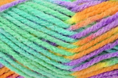 Çapraz örülmüş iplik.