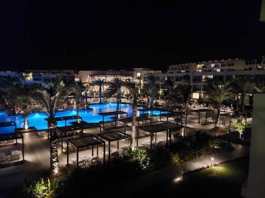 Akşamları Costa Mares Oteli. Gecenin ihtişamıyla Mısır.  