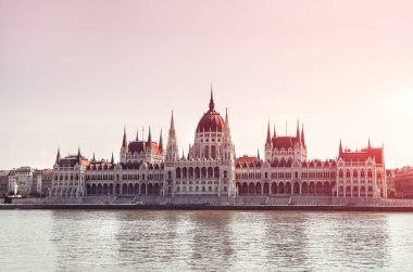 Macaristan. Budapeşte. Parlamento görünümü.
