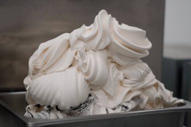 Dondurmaya yakın çekim, dondurmanın rahatlatıcı dokusu..