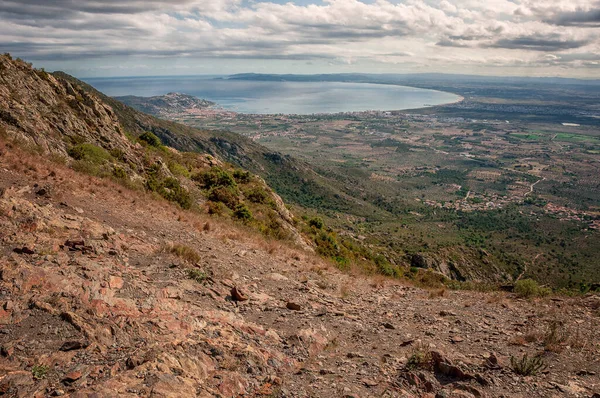 피레네산맥 중해를 바라보라 아름다운 구성입니다 스페인 지로나 — 스톡 사진