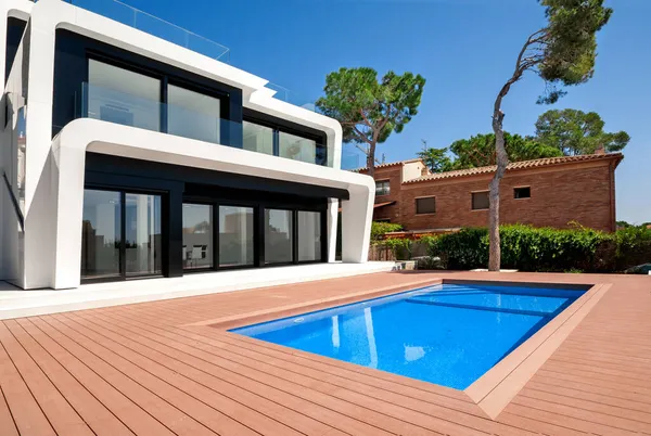 Luxuriöse Villa Mit Pool Der Abenddämmerung Außenansicht Eines Modernen Hauses — Stockfoto