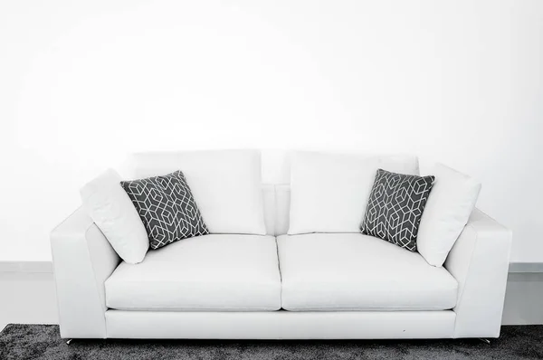 White Sofa White Empty Wall Gray Pillows Carpet Details Decor — Stock Photo, Image