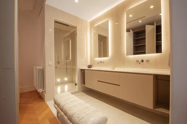 Luxueuse Salle Bain Moderne Design Intérieur Whith Double Lavabo Deux — Photo