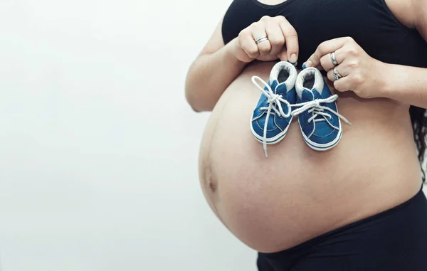 Feche Uma Barriga Engraçada Bonito Backgraund Assine Que Menino — Fotografia de Stock