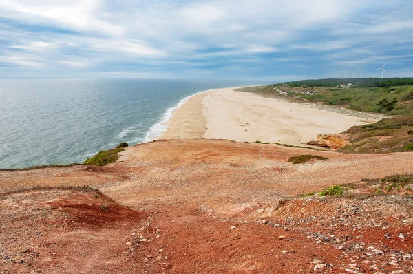 Nazar, Portekiz. Atlantik Okyanusu kıyısında. 