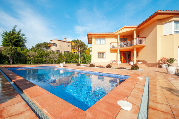 Classic new home with pool. Real estate Luxury exterior design pool villa 