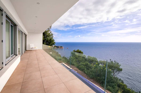 Meer Und Poolblick Von Der Terrasse Oder Vom Balkon — Stockfoto