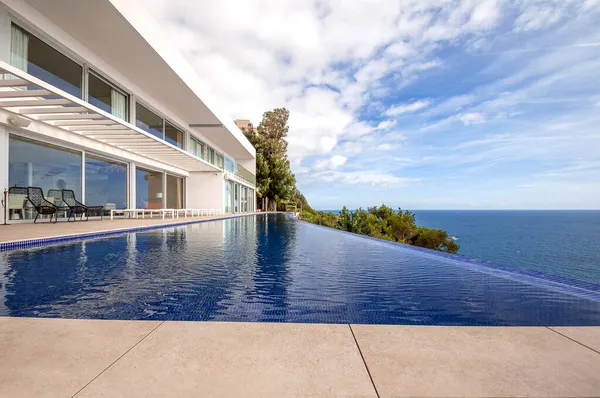 Luxus Strandhaus Mit Meerblick Luxus Infinity Pool Und Terrasse Modernem — Stockfoto