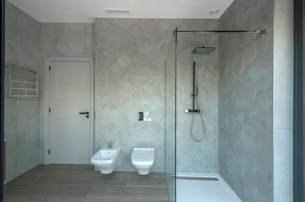 Salle Bain Moderne Avec Diamant Gris Carreaux Rectangle Grande Douche — Photo