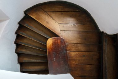 Meşeden klasik tahta adımlar..