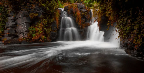 Der Wasserfall Penllergare Valley Woods Leicht Erreichbar Direkt Der Ausfahrt — Stockfoto