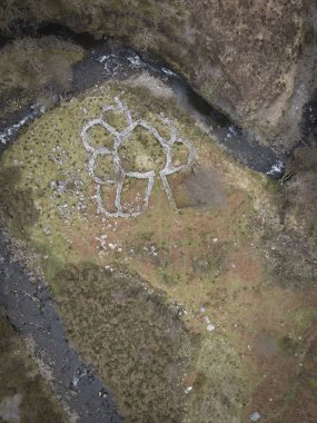 Yüzyıllardır Güney Galler 'deki Kara Dağ' da nehir taşından yapılmış koyun katları.