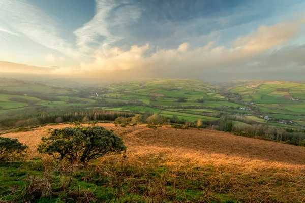 Nuvens Noturnas Sobre Campos Verdes Brecon Beacons Gales Sul — Fotografia de Stock
