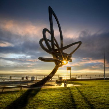 Aberavon Kite Tail, Galler, İngiltere 'de monte edilen en büyük sanat eseri.