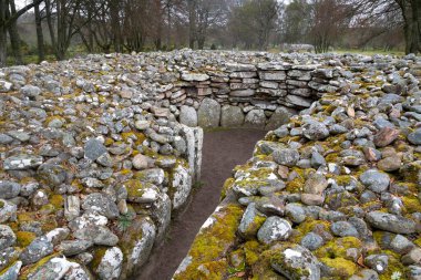 İskoçya 'nın en kutsal tarihi yerlerinden biri olan mistik Clava Cairns, İskoçya Culloden yakınlarında bir Bronz Çağı mezarlığı kompleksi, U